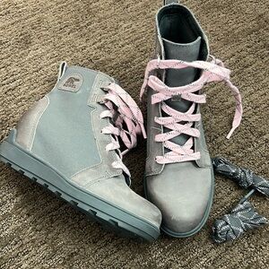 Sorel women’s lace up boots, size 7. Worn once